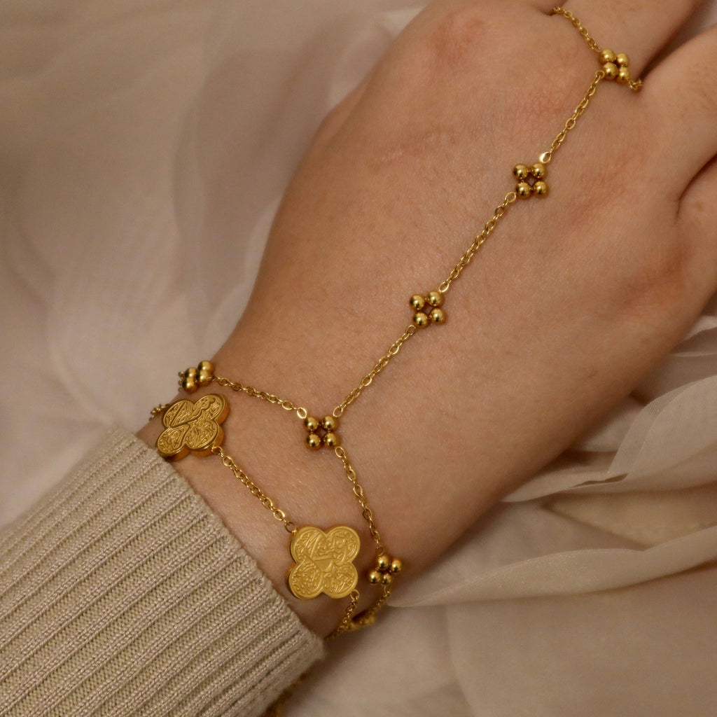 Mini Clover Hand Chain - Gold