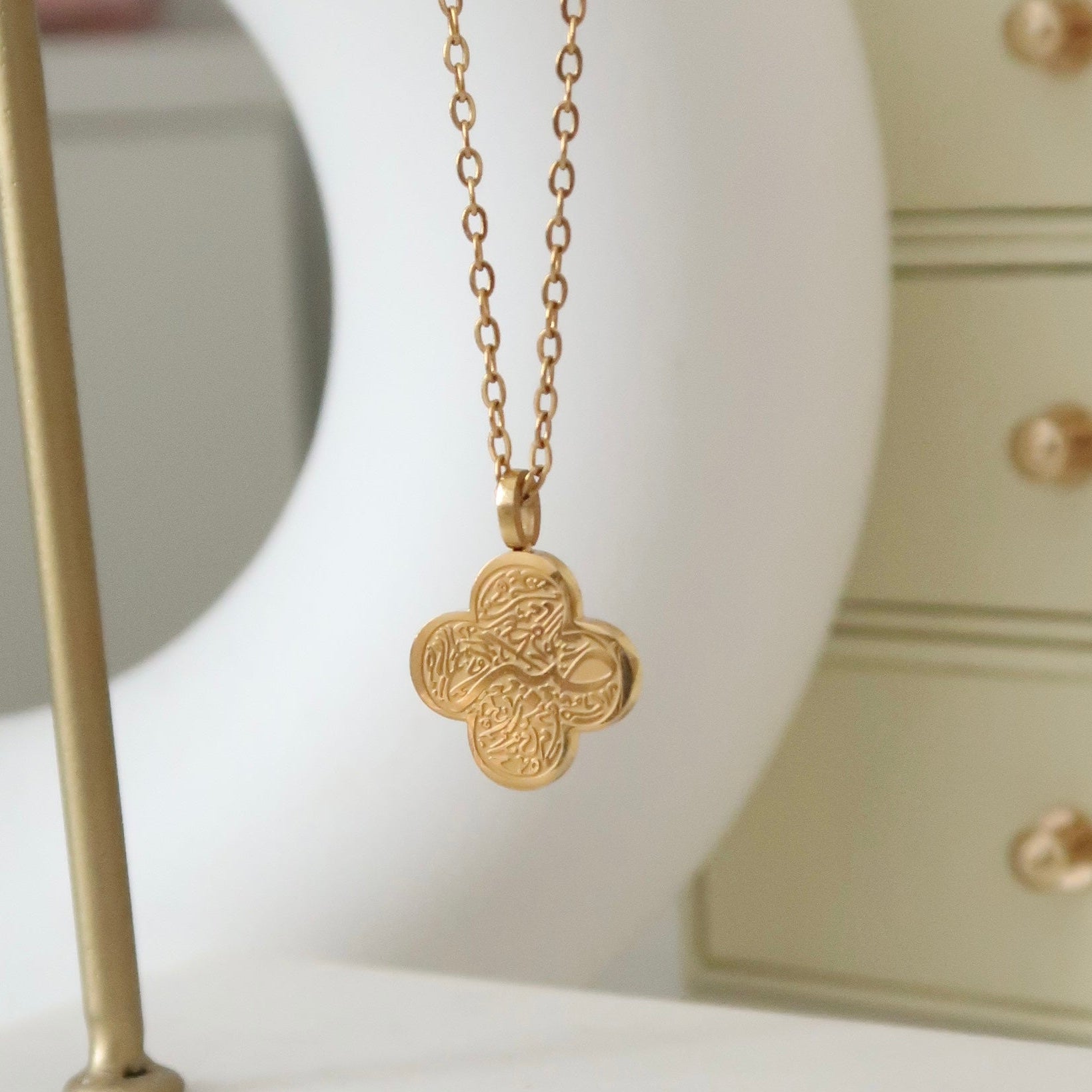 Sabr Clover Necklace - Gold