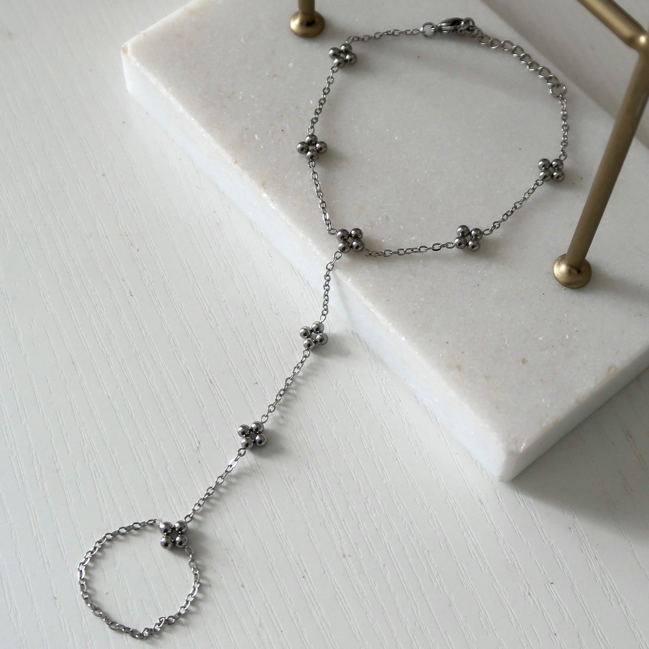 Mini Clover Hand Chain - Silver